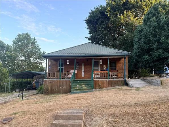323 3rd St, Watts, OK 74964