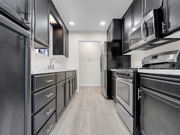 3rd image of 2124 Pock Ln