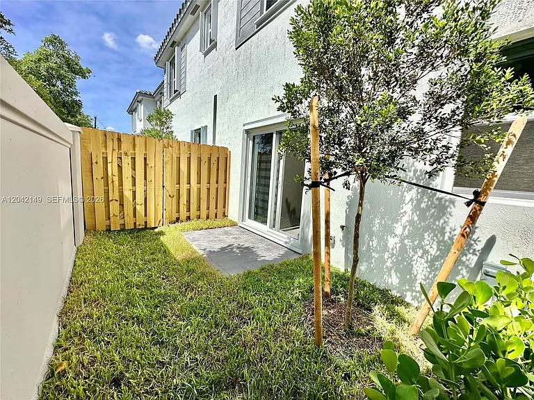 114 SW 184th Pl #114 — Photo 21