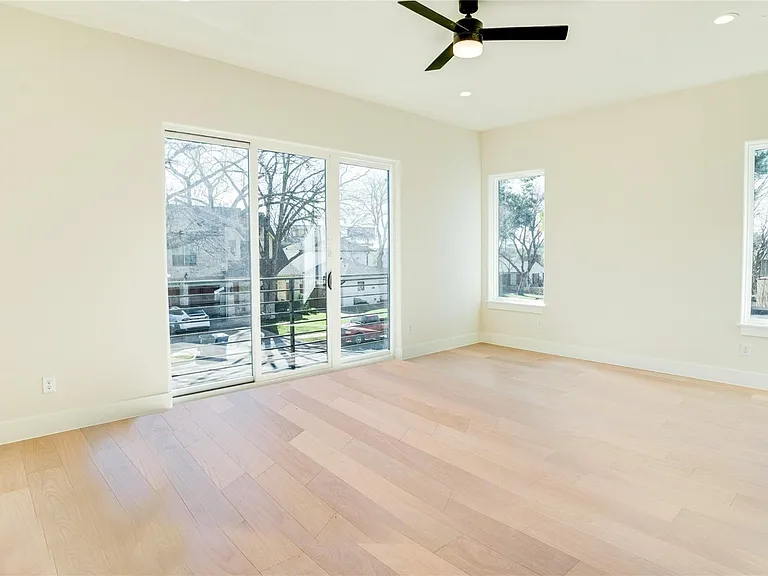 3611 S Versailles Ave — Photo 23