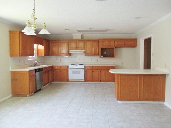 4th image of 3515 Lenox Dr