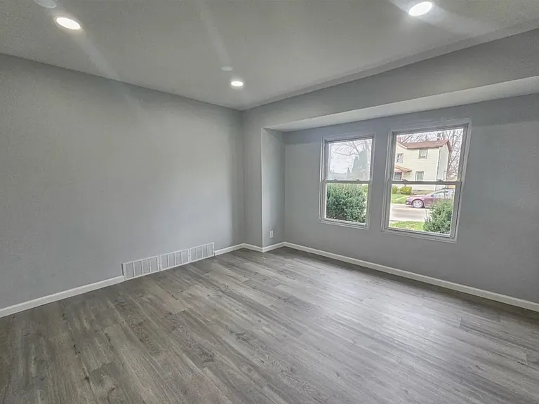 429 E Indianola Ave #2 — Photo 18
