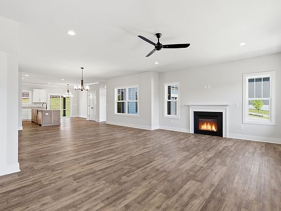 4th image of 176 Mimosa Rd