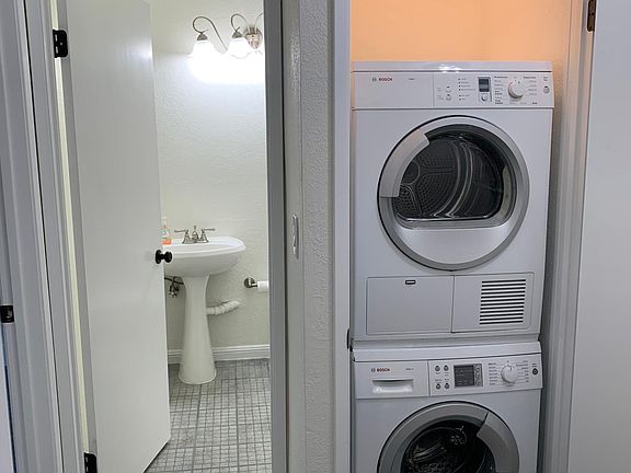 Washer/Dryer Closet