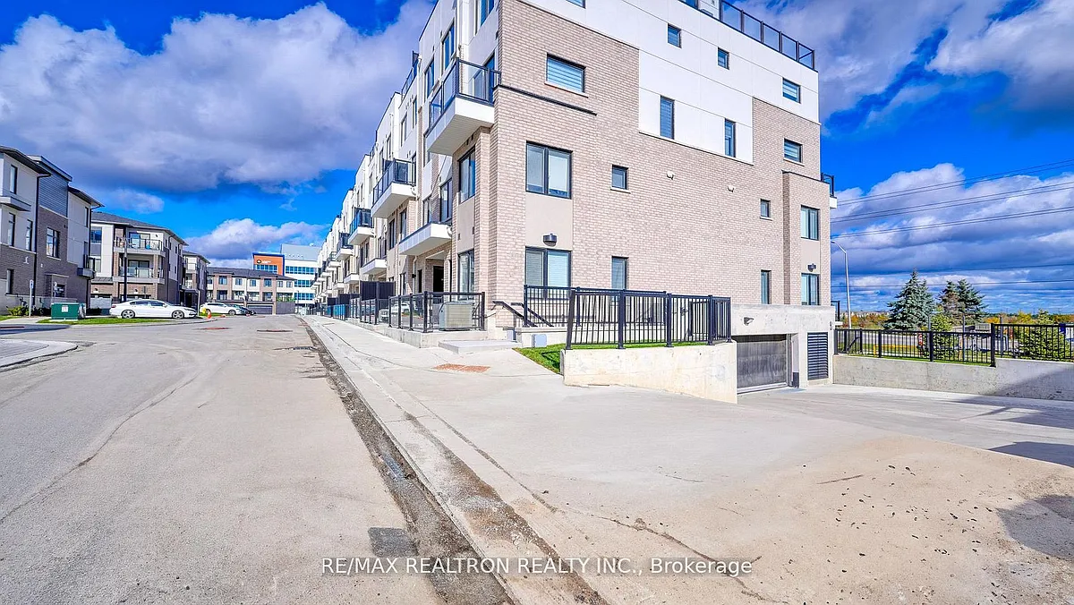 Building Photo - 1695 Dersan St #324