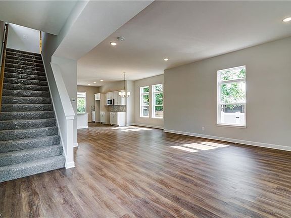5th image of 1635 Hopkins Ave