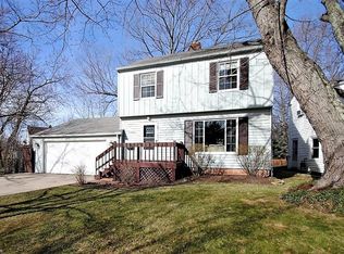 1408 Croyden Rd, Lyndhurst, OH 44124