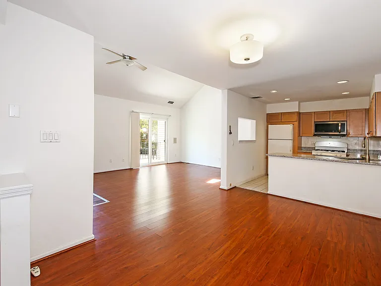 599 Midland Ave #2-5 — Photo 5