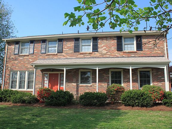 2nd image of 812 Roseview Dr