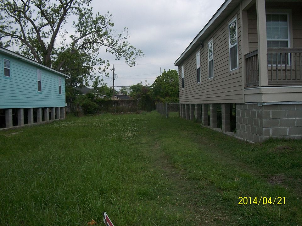 1st image of 2328 Piety St