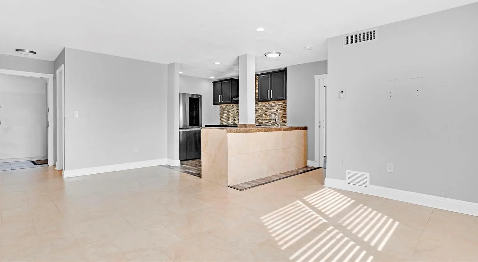 7925 Carlyle Ave — Photo 3