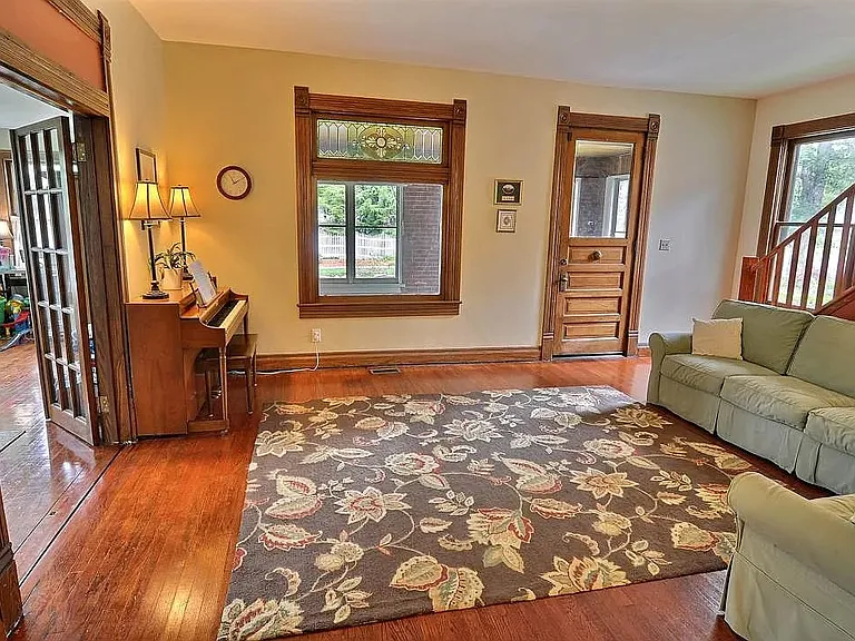 1005 Pontiac Ave — Photo 2