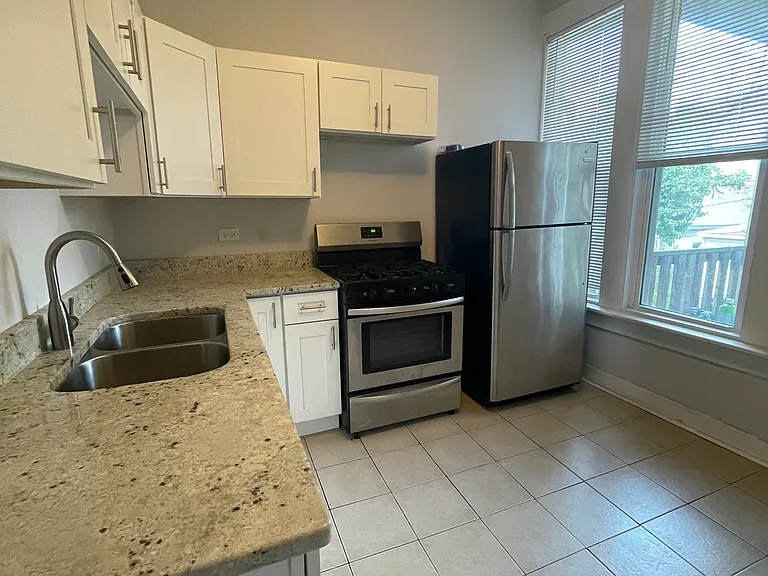851 N Mozart St #2 — Photo 5