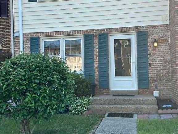 2nd image of 2913 Seminole Rd