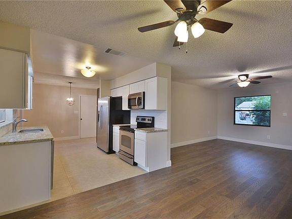 3rd image of 3744 Wateroaks Dr