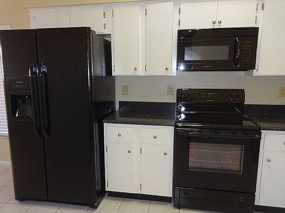 4th image of 13671 Laraway Dr