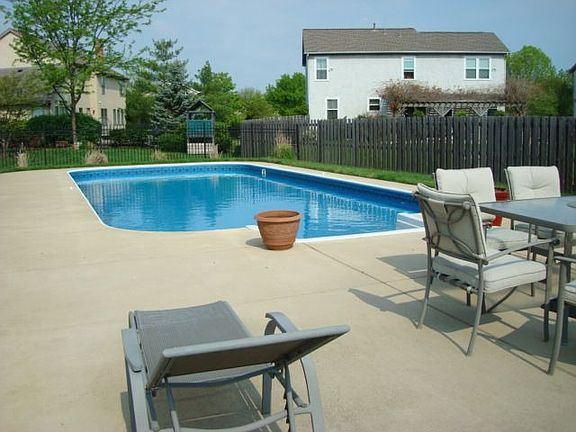2nd image of 1446 Hawthorne Pkwy