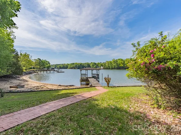 213 Price Place Ln, York, SC 29745