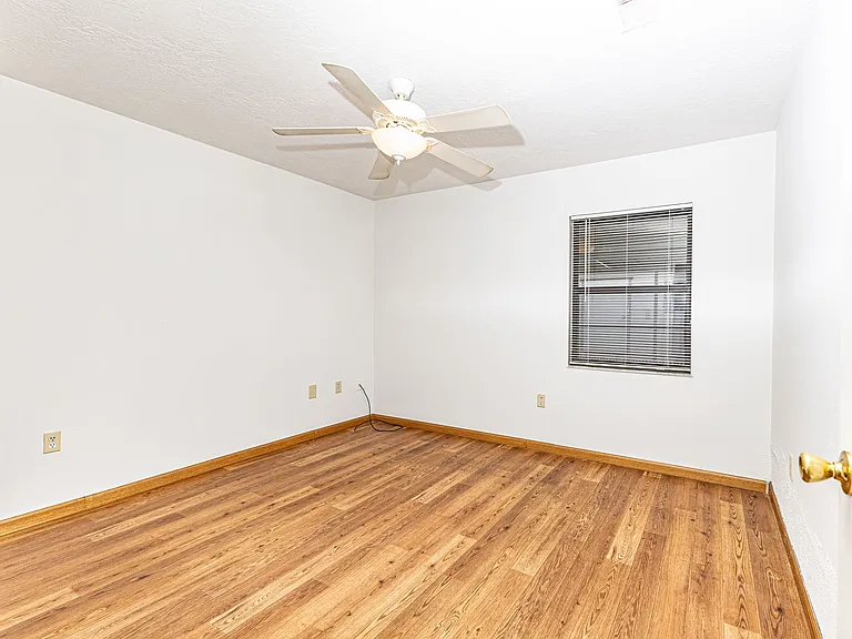 301A Curry St — Photo 8