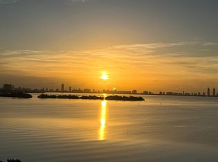 880 NE 69th St APT 7P, Miami, FL 33138