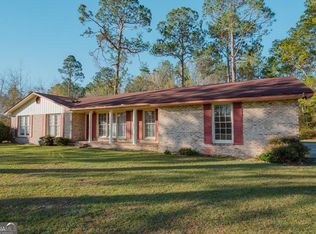 146 1st St, Baxley, GA 31513