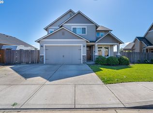 810 N 8th St, Carlton, OR