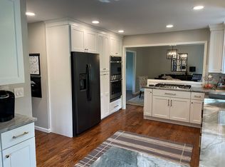 6312 Ledgewood Dr, Jamesville, NY 13078