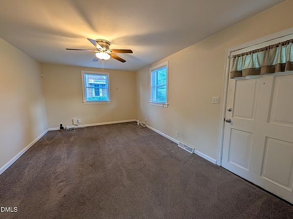 5th image of 2412 Dallas St