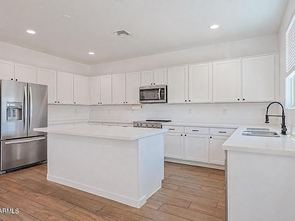 4th image of 18263 W WILLIAMS Road