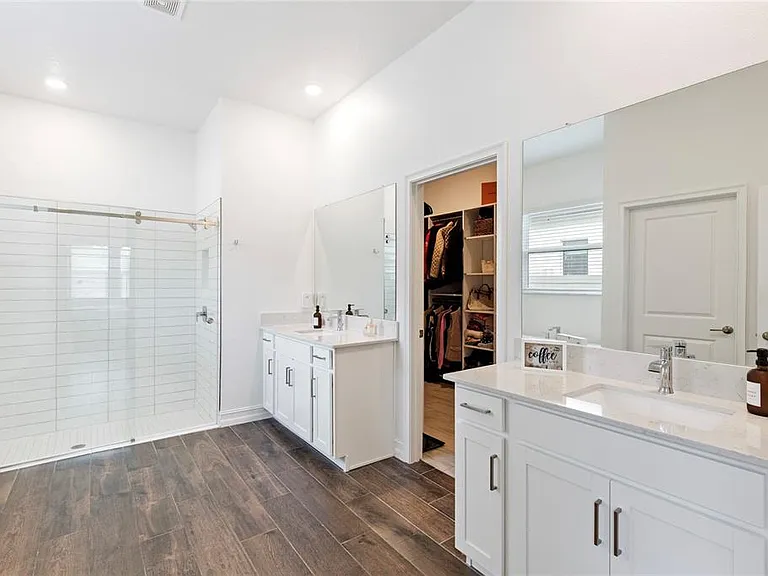 8692 Little Bluestem Dr — Photo 40