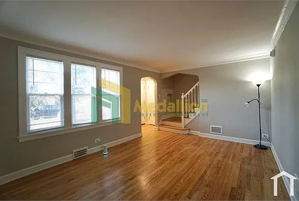 3 bed, $2,300 — Photo 2