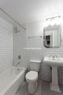 Rented by Mirador Real Estate | media 45