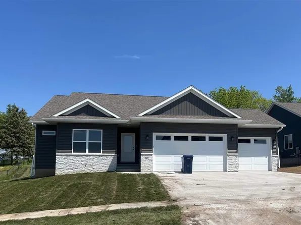 929 Prairie View Dr, West Branch, IA 52358