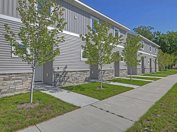 4th image of 1141 E 8th St #1