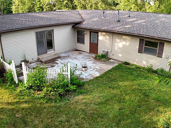 5th image of 128 E Parkway Dr