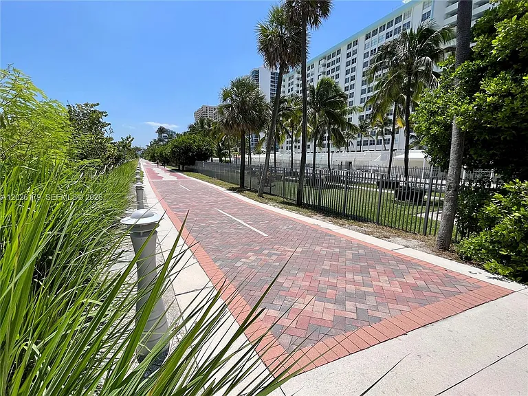 2899 Collins Ave #1433 — Photo 17
