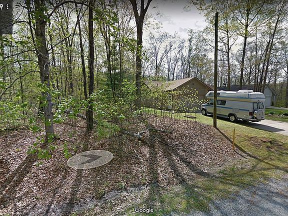 3rd image of 115 Camelot Ln