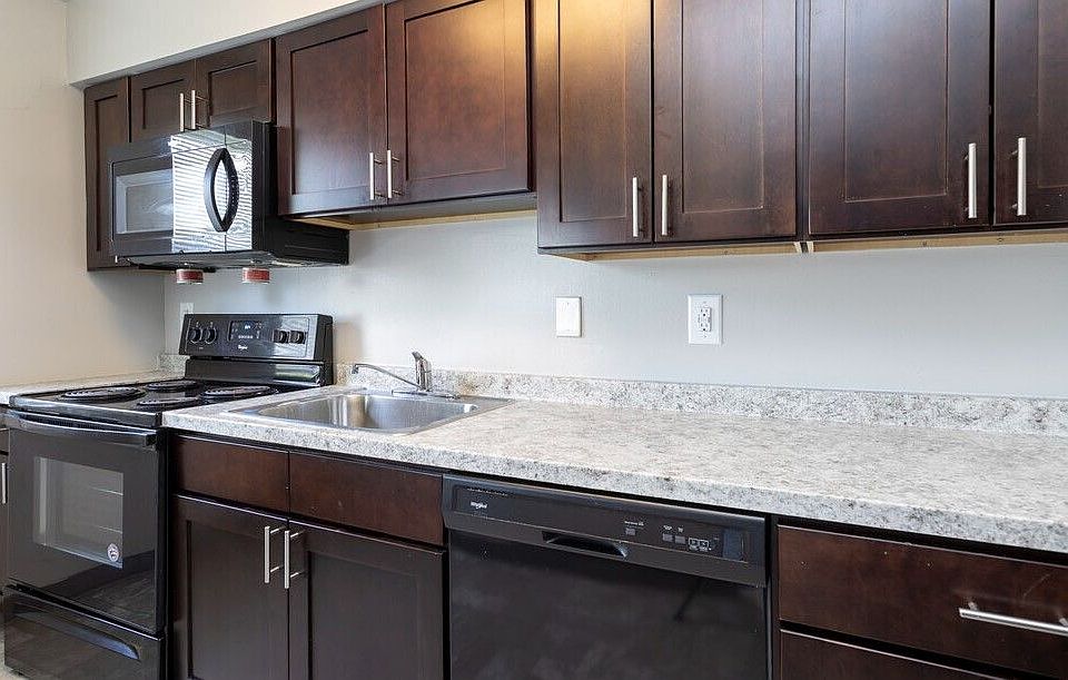 Kitchen-Semi Upgraded