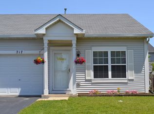 717 Bayles Dr, Romeoville, IL 60446