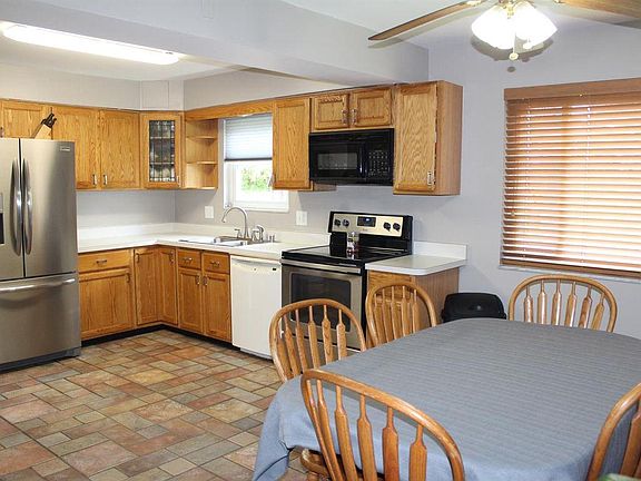 4th image of 2998 Montezuma Dr