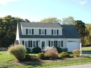 35 Center St, Mashpee, MA 02649