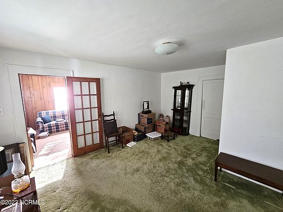 5th image of 104 Eastwood Street