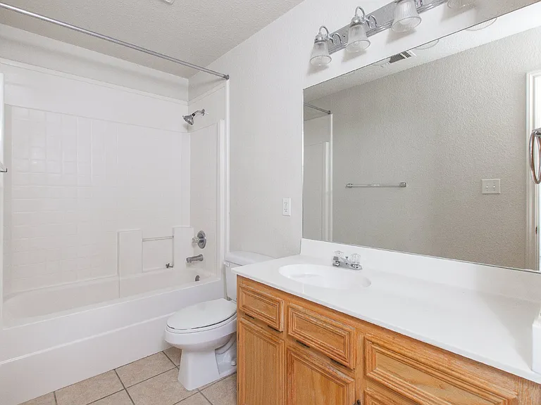 5009 John David Dr #A — Photo 14