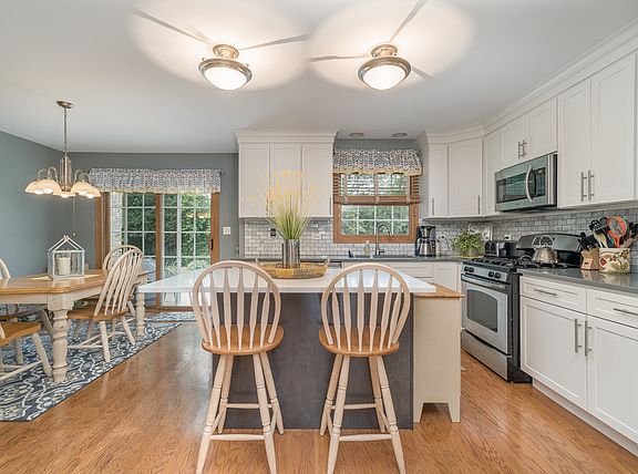 5th image of 2884 Southwind Dr