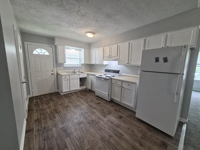 4708 Payton Ave — Photo 12