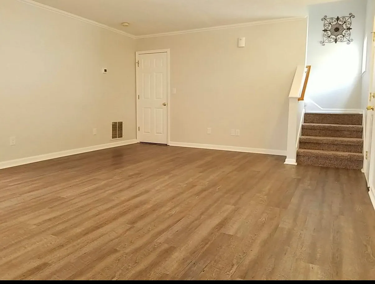 3 bed, 2.5 bath, 1150 sqft, $1,550 — Photo 3