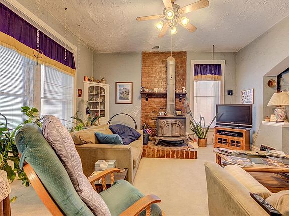3rd image of 8204 Toddy Ave