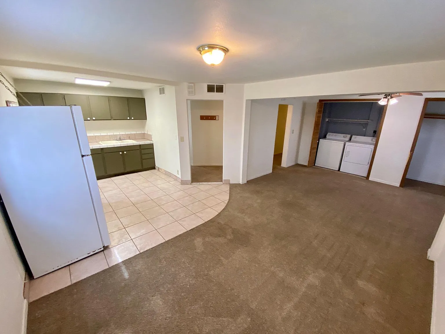 3 bed, $999 — Photo 4