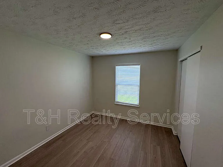 2145 Shadowbrook Dr — Photo 12