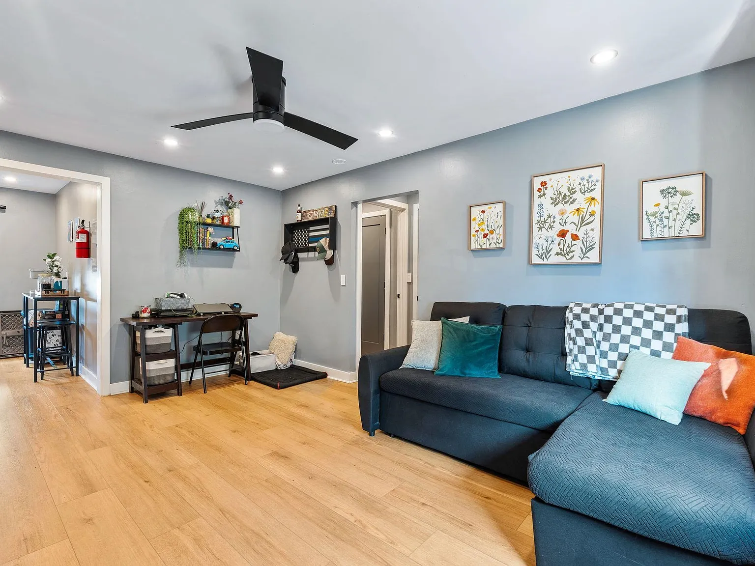 1 bed, 1.0 bath, 450 sqft, $2,000 — Photo 2